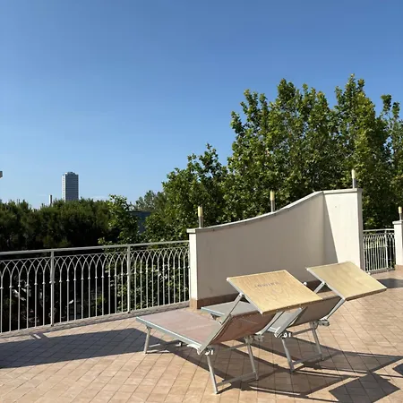 Sky Attico Favorita Lägenhet *