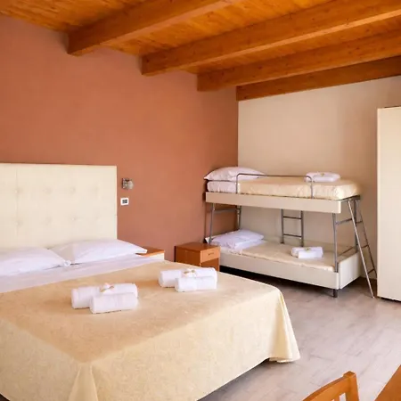 Comfort Con Terrazza Solarium Favorita Apartamento *